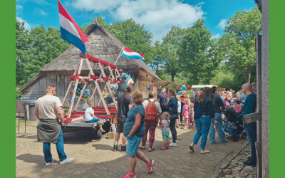 Lammetjesdag in Orvelte: blije kinderen, jonge geitjes en beschuit-met-muisjes